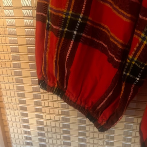 J CREW RED PLAID FLANNEL BLOUSE WITH RUFFLE ACCENT SIZE MEDIUM - Picture 3 of 5